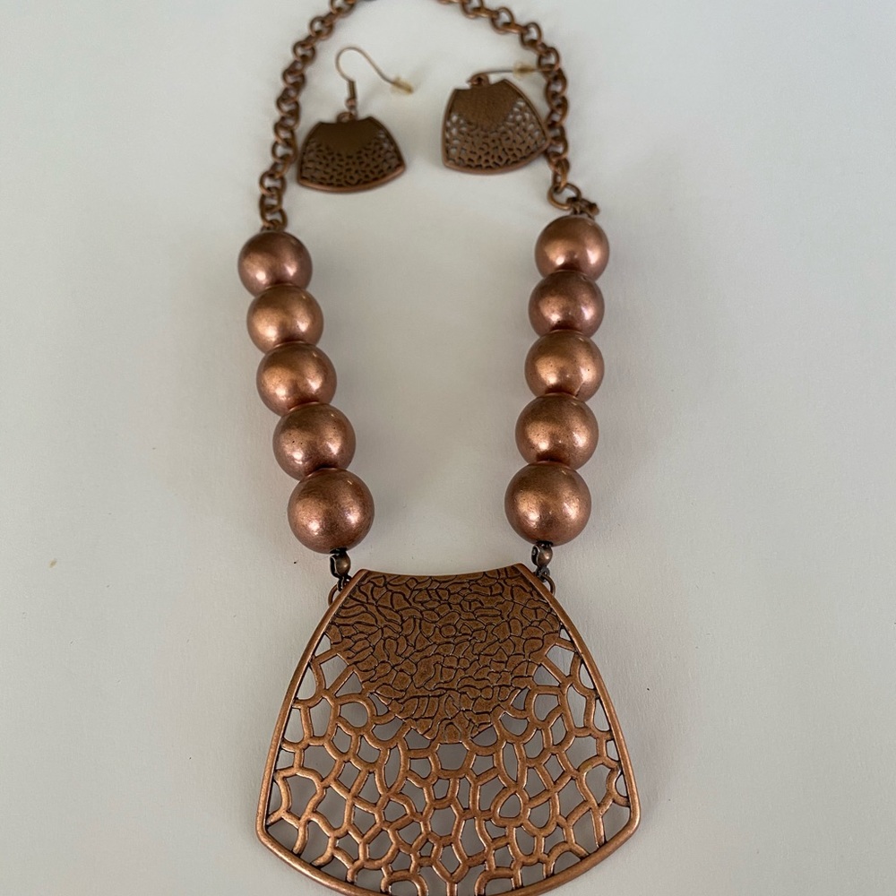 Necklace and earring set